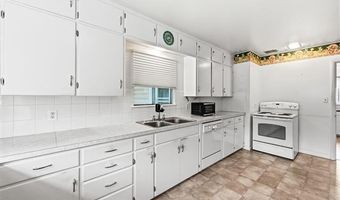 225 SE Rockwood Ave, Bartlesville, OK 74006