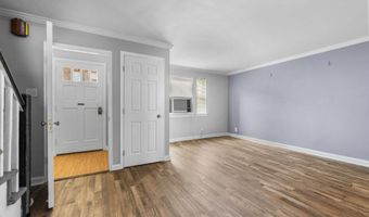 11 VETERANS Ct, Bayonne, NJ 07002