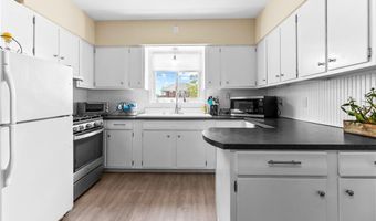291 Maple Ave 1, Barrington, RI 02806
