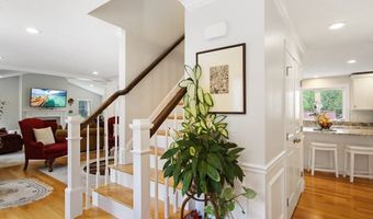 585 Chestnut St, Ashland, MA 01721