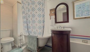 937 Pequawket Trl, Standish, ME 04085