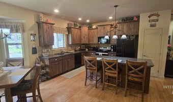 578 Hatch Rd, Cascade, ID 83611