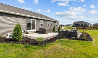 5702 N YOSEMITE Ln, Appleton, WI 54913