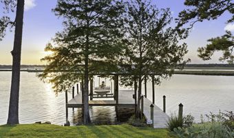 927 N Shore Dr, Biloxi, MS 39532