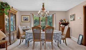 231 Londonderry Ln, Amherst, NY 14068