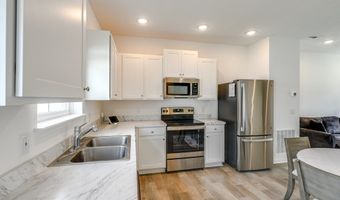 677 Crossings Ln, Akron, OH 44320