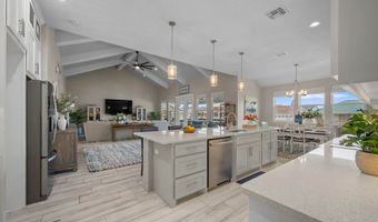 124 Sea Breeze Dr, Aransas Pass, TX 78336