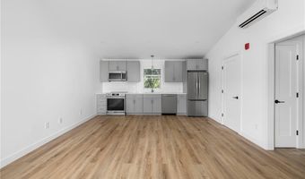 32 Exchange St 203, East Greenwich, RI 02818