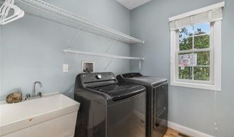 15 Sophia Cir, North Kingstown, RI 02852