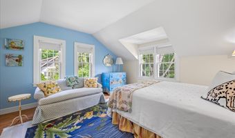 25 Spring St, Chester, CT 06412