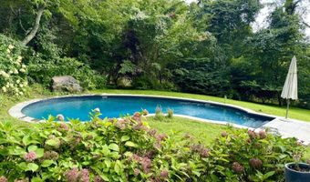 117 Squaw Rd, East Hampton, NY 11937