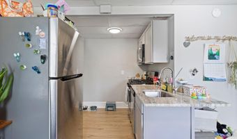 81 Main St, Raymond, NH 03077