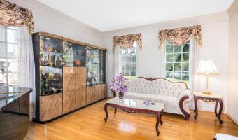 10834 HILLBROOKE Ln, Potomac, MD 20854