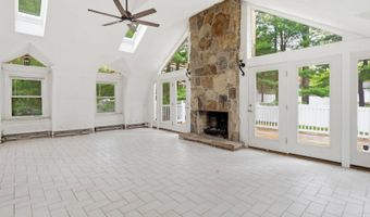 7 Page Rd, Bedford, MA 01730