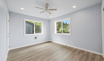622 46TH St, Astoria, OR 97103