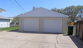 729 S 16th St, Bismarck, ND 58504