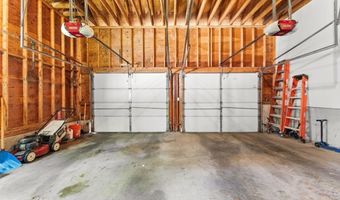 4 Crestwood Dr, Blackstone, MA 01504