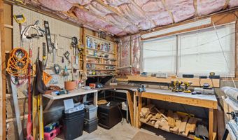 72 Louise St, Auburn, ME 04210