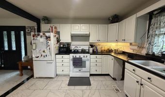 201 N Scandia St, Alpha, IL 61413