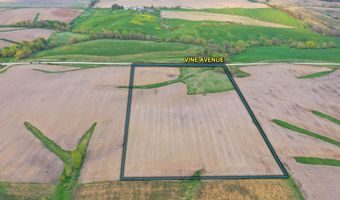 01 Vine Ave, Ainsworth, IA 52201