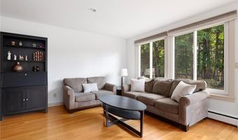 6 Conway Dr, Barrington, RI 02806