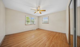 2115 E EUCLID Ave, Arlington Heights, IL 60004