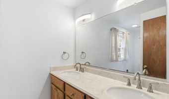 2825 Tuebingen Pkwy, Ann Arbor, MI 48105