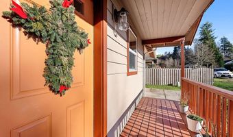 1676 SE 3RD St, Astoria, OR 97103