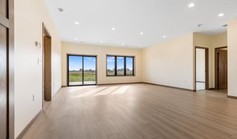 1716 N 18th St, Aberdeen, SD 57401