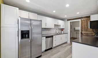104 Willow Ln, Anderson, IN 46012