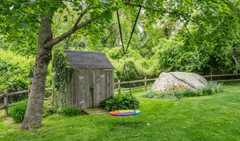 156 Tonela Ln, Barnstable, MA 02630