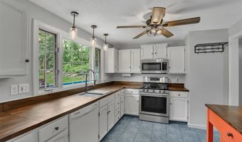 445 Windham Ave, Colchester, CT 06415