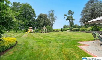 2458 Riverbend Rd, Allentown, PA 18103