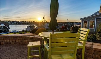 276 Bonnet Point Rd, Narragansett, RI 02882