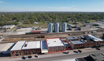 23 W Olive St, Aurora, MO 65605