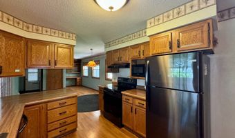 1005 3rd St, Britton, SD 57430