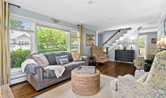 15 E Fairview St, Arlington Heights, IL 60005