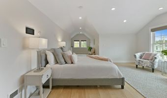 176 Medford St 176, Arlington, MA 02474