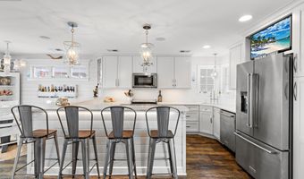 222 7TH St, Beach Haven, NJ 08008