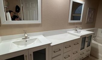 10910 W LAURELWOOD Ln, Avondale, AZ 85392