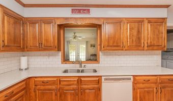 33 Laurel St, Barnwell, SC 29812