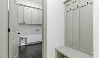980 Trestle Ln, Bentonville, AR 72713