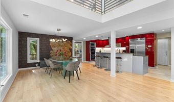 6829 LITTLE RIVER Tpke, Annandale, VA 22003
