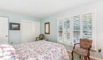 2518 S WALTER REED Dr #A, Arlington, VA 22206