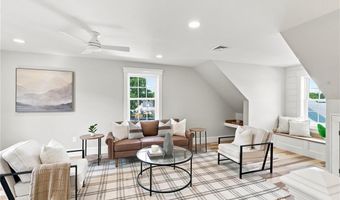 40 Congregational St, Bristol, RI 02809