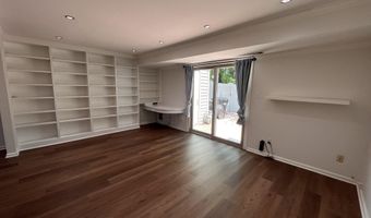 5633 INDEPENDENCE Cir, Alexandria, VA 22312
