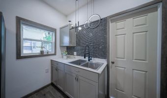428 S C St, Arkansas City, KS 67005