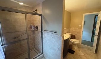 89 Hampton Ave, Albertson, NY 11507