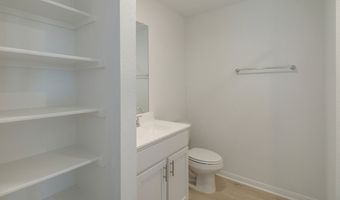 338 Amy St, Angleton, TX 77515