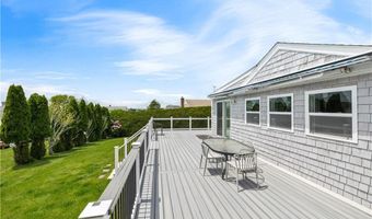 35 Willow Ave, Narragansett, RI 02882